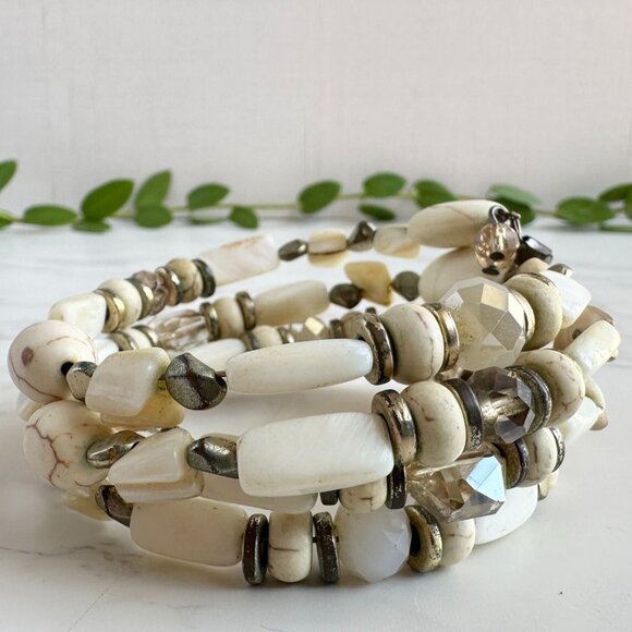 Handmade White & Gold Memory Wire Glass Bead Bracelet - Picture 1 of 8